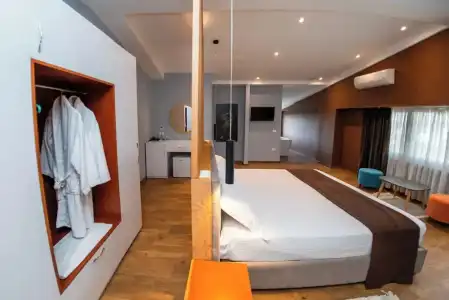 Olivar Tirana - 112