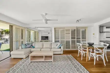 Gemini Court Holiday Apartments - 475