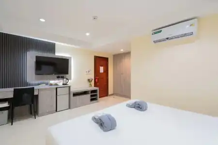 Square One Patong - 145