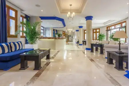 Klayman Olivina Aparthotel - 1