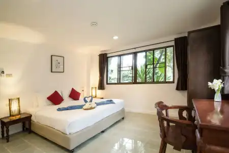 Dolphin Bay Beach Resort - 5