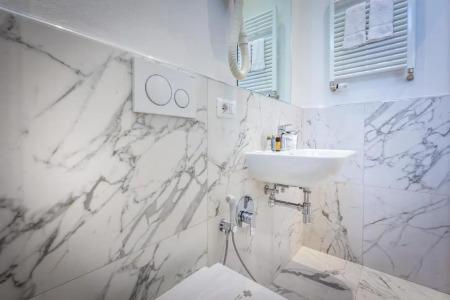 Emma Small Luxury - 46