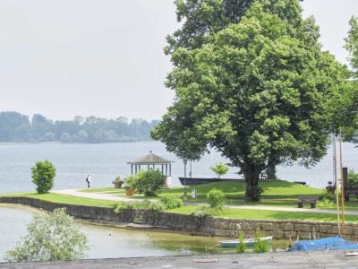 Schlossblick Chiemsee - 15