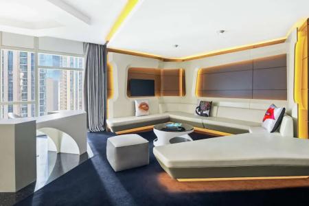 V, Curio Collection by Hilton - 98