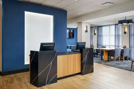 Hyatt Place Greensboro - 13