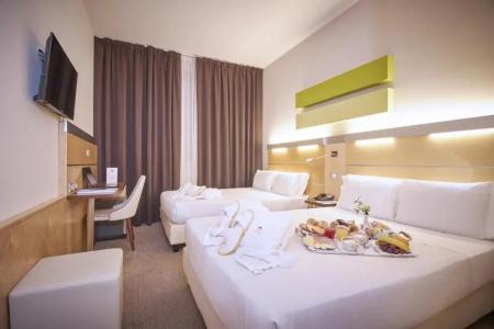 Puccini Milan, Tapestry Collection by Hilton - 38