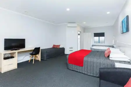 Aubyn Court Spa Motel - 122