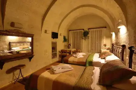 Safran Cave - 38