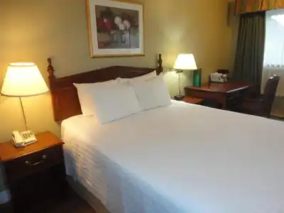 Days Inn by Wyndham Vernon - 36
