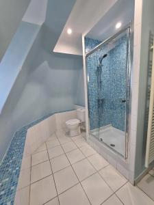 Le Castel Guesthouse - 10