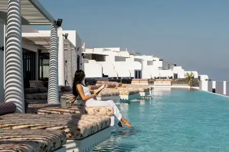 Cresanto Luxury Suites - 32