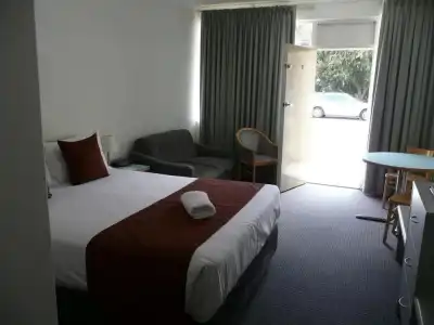 Taft Motor Inn - 22