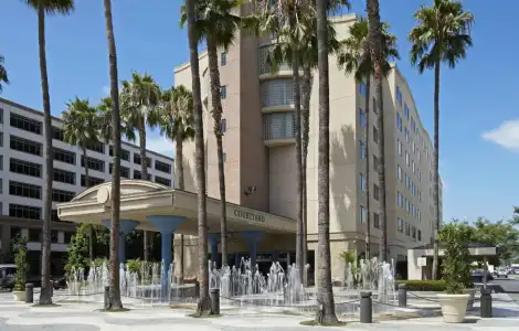 Courtyard by Marriott Los Angeles LAX/Century Boulevard - 20
