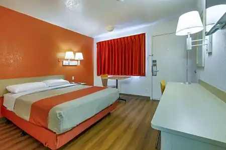 Motel 6 Phoenix North - Bell Road - 55