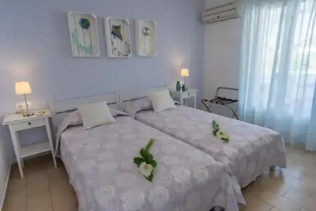 Cyclades Studios - 175