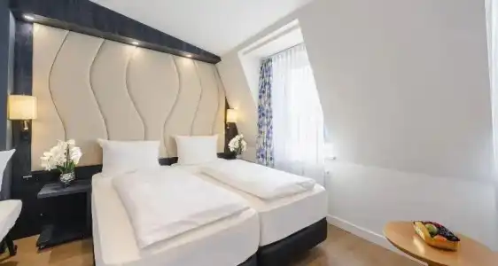 PLAZA INN Koln - 75
