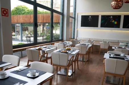 Medium Sitges Park - 16