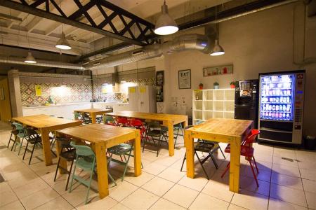Bed & Bike Hostel Barcelona - 16