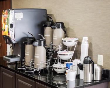 Garner Topeka West, by IHG - 11