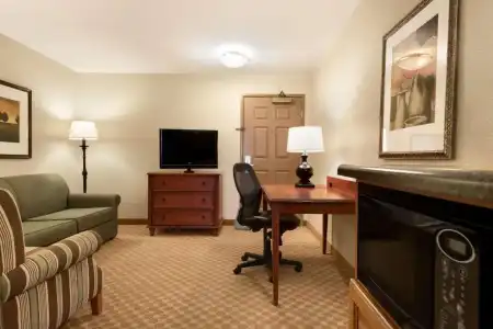 Country Inn & Suites by Radisson, Peoria North, IL - 37