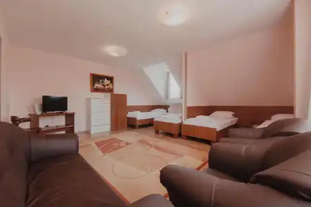 Cesarski - 74