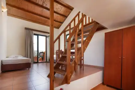 Dia Apts - 28