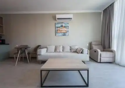 Season Suite Apart - 32