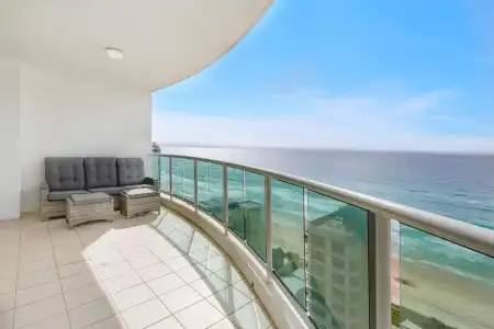 Pacific Views Resort - 35