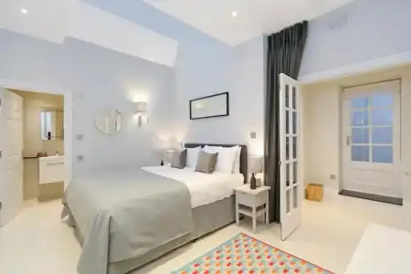 Queensgate Court - 121
