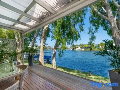 Noosa Entrance Waterfront Resort - 290