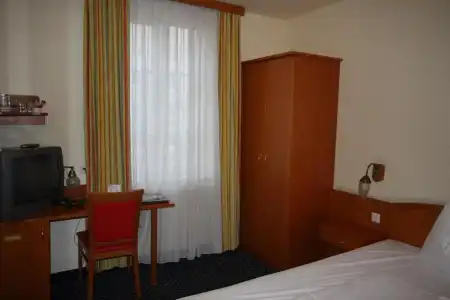 SUITE 900m ZUR OPER - 43