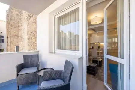 Silver Crown & Residence - 7