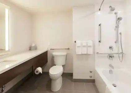 Holiday Inn & Suites Ottawa Kanata by IHG - 79