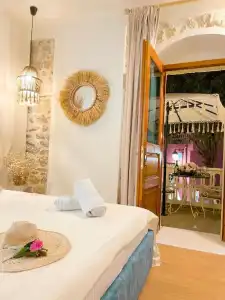 Bohemian Boutique Suites - 4