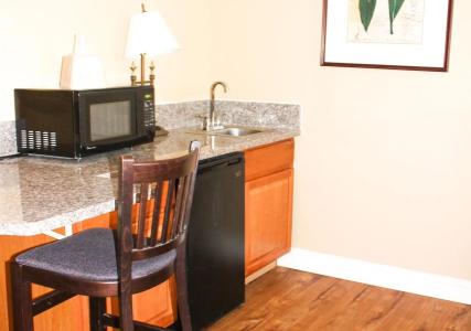 Red Lion Inn & Suites Sacramento - 20