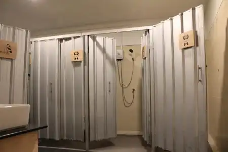 Mad Panda Hostel - 11