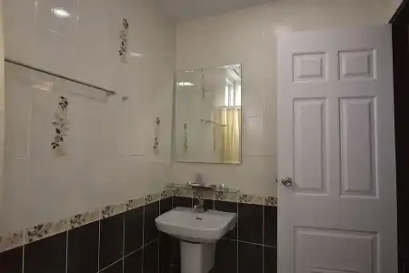 Gold Airport Suites - 52