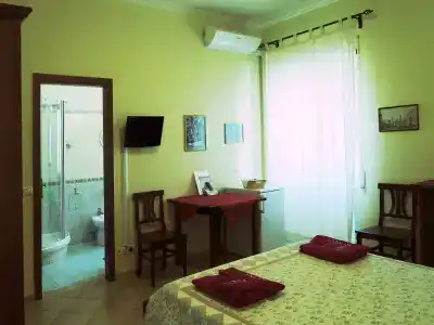 Ianus Guest House - 1
