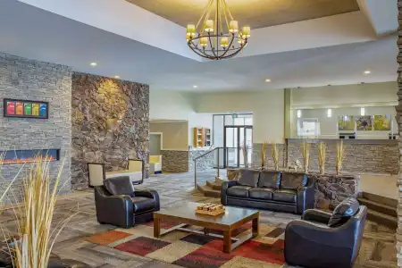 Days Inn by Wyndham Cranbrook Conference Centre - 1