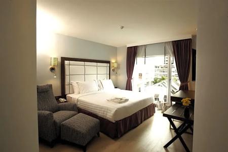 Sukhumvit Suites - 54