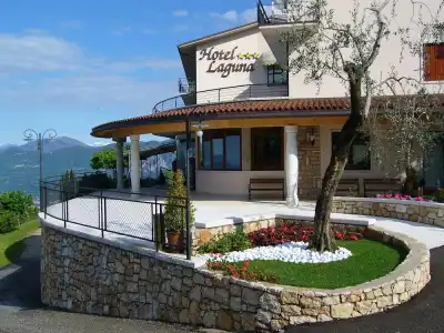 Laguna - 13