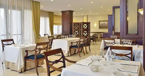 Best Western Premier CMC Girona - 34