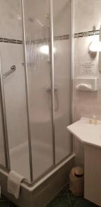 & Restaurant Lindengarten - 38