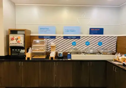 Holiday Inn Express & Suites Calgary by IHG - 14