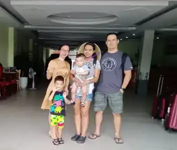 Golden Lotus Airport & Travel - 11