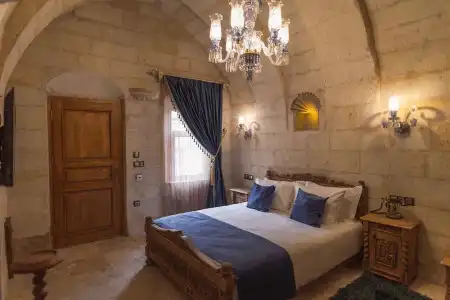 Solo Cave Suites - 103