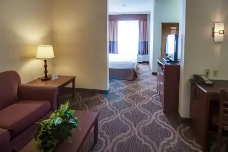 Ashmore Inn and Suites - 42