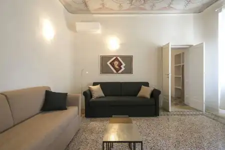 Regis Condo - 189