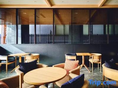 Garner OSAKA HONMACHI MIDOSUJI by IHG - 3