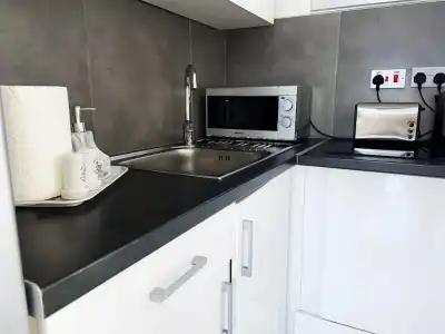 Nissi Avenue Suites - 17